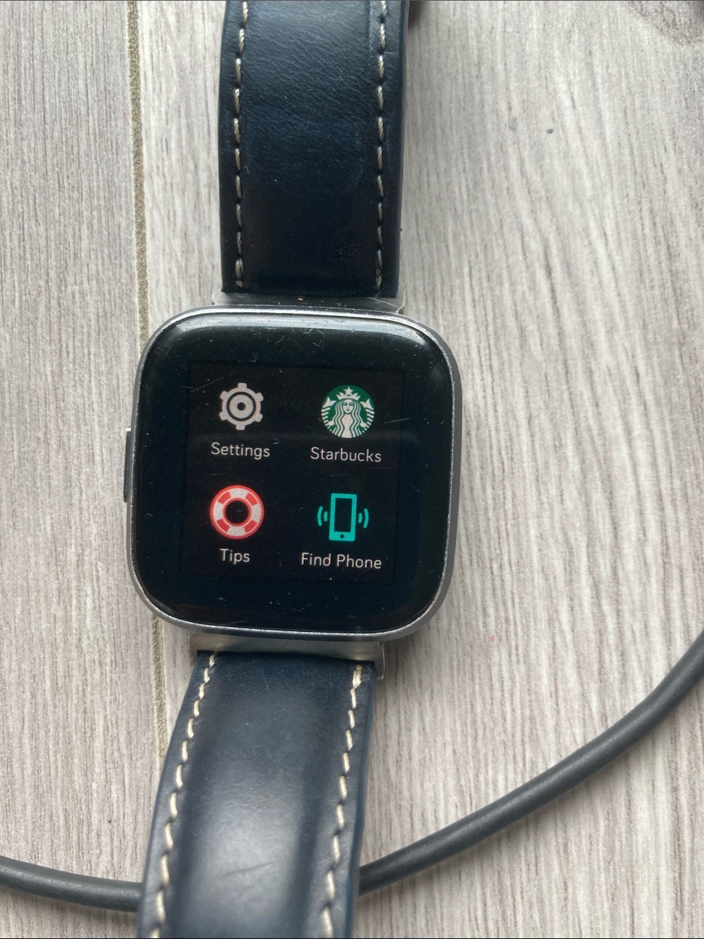 Fitbit versa 2 smartwatch, includes charger, 8-10 straps/bands - Picture 10 of 12